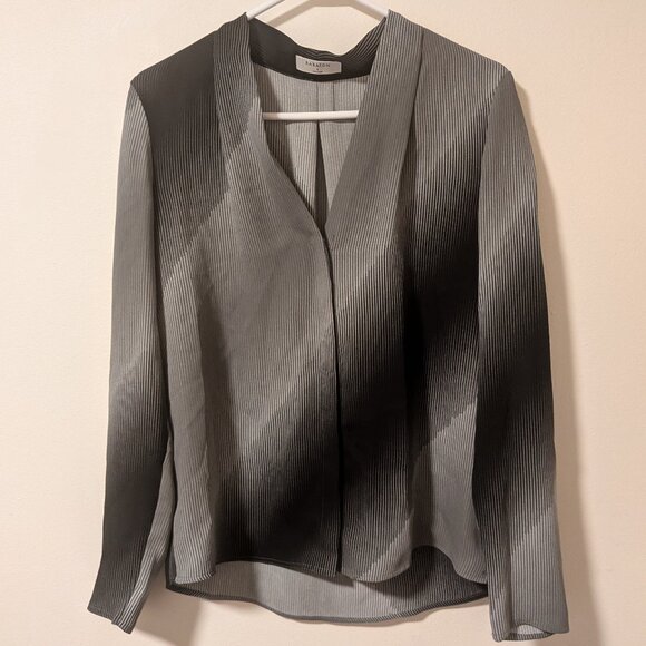 Aritzia Babaton Grey Black Stripe Power Blouse In Size Small - Picture 1 of 11